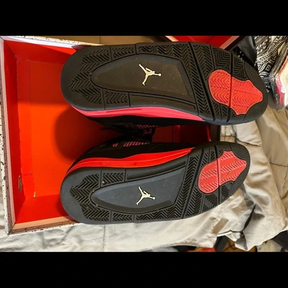 Air Jordan 4 Retro Black and Gray - Picture 7 of 9